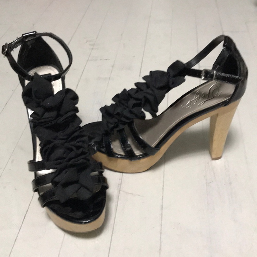 Fergie Black Platform Heels 👠Patton, Wood, cloth